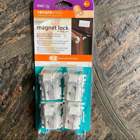 Child proof locks for cupboards - Picture 2 of 4